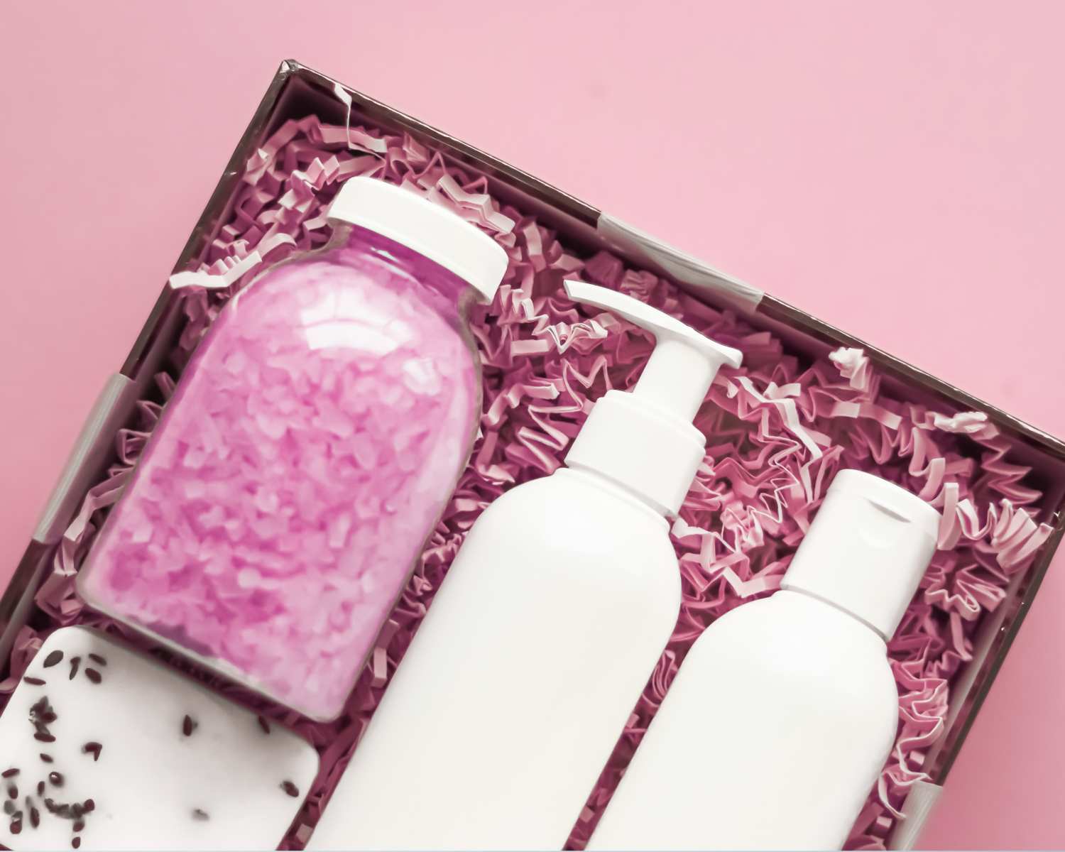 Image of a beauty and cosmetics subscription box