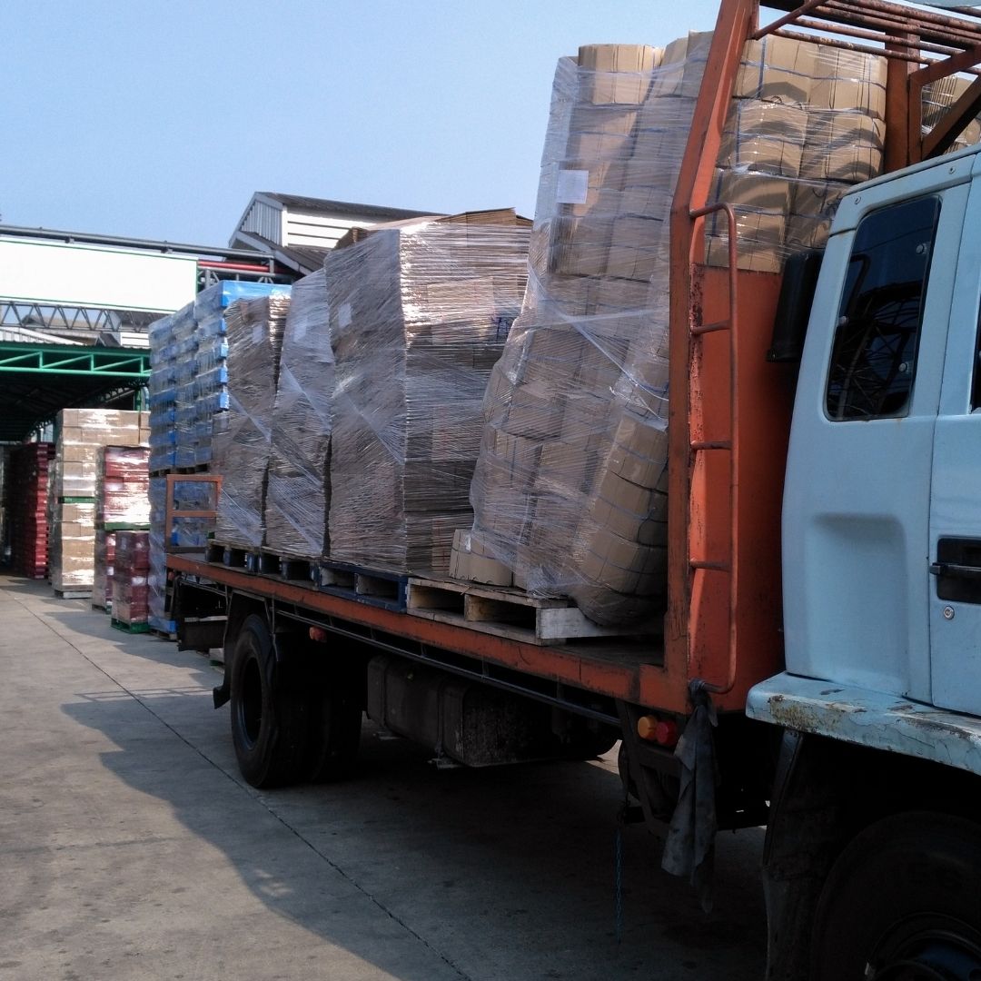 beauty products in from of custom packaging for fulfillment